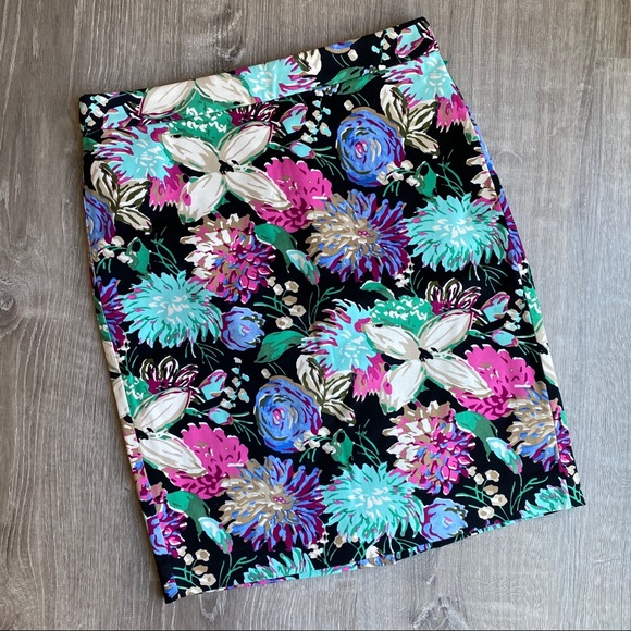 J. Crew Factory Dresses & Skirts - GORGEOUS J. Crew Floral Pencil Skirt Black Aqua 2